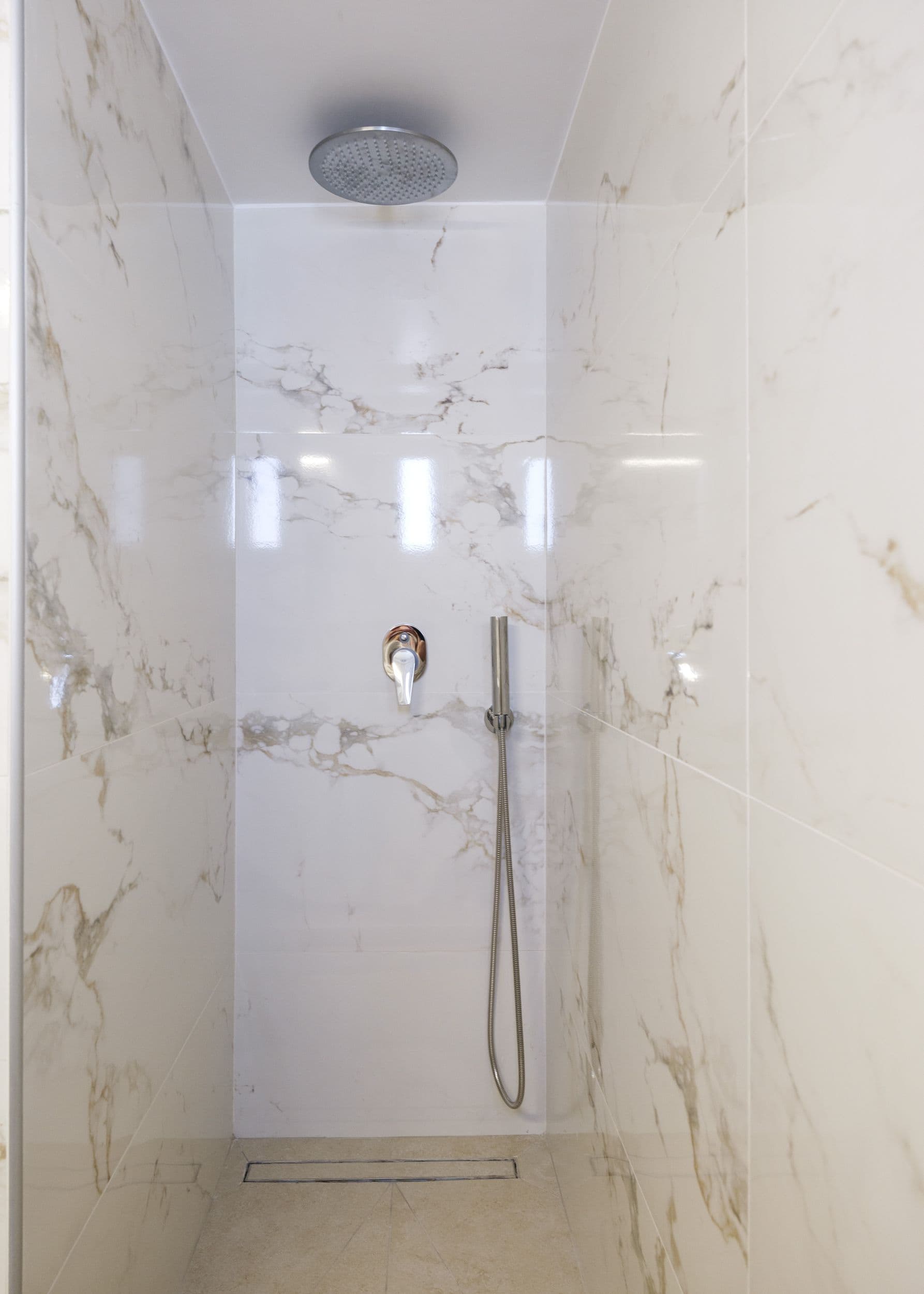 Plateia House Mykonos — Shower